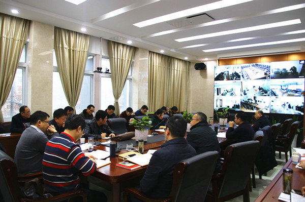 安徽三建党委中心组第二次扩大聚会专题学习钻研“讲看齐、见行动”并转达安排出席党的十九大代表推荐事情