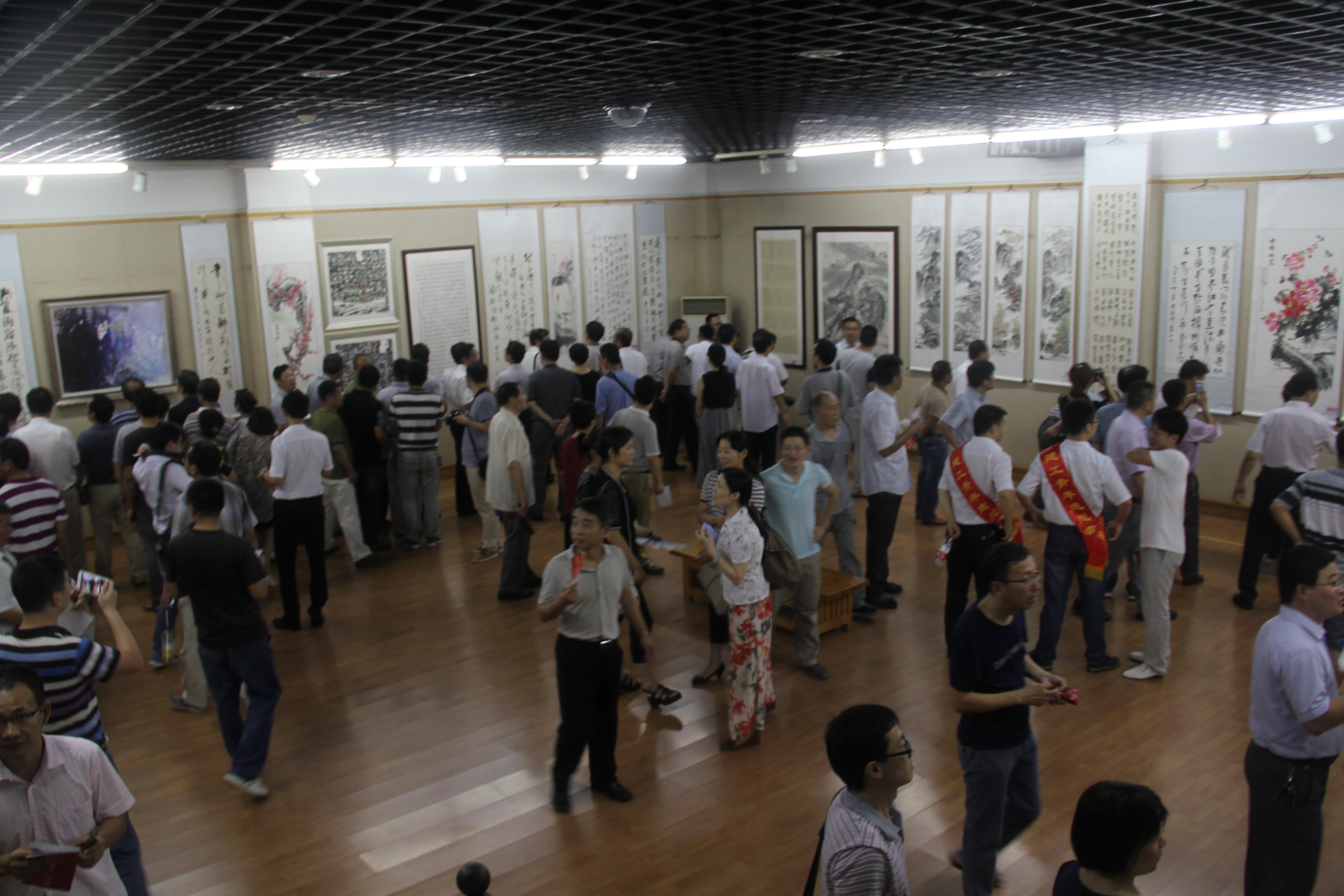 365英国上市第九届职工文化艺术节字画摄影作品展盛大开幕