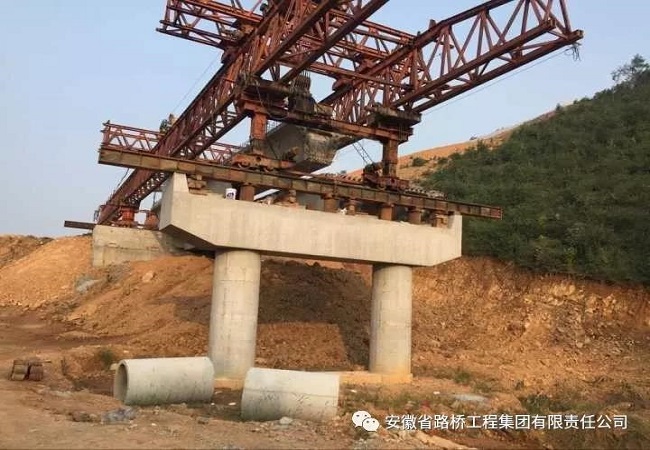 抢抓晴晴天气，，，路桥集团各项目大干快上