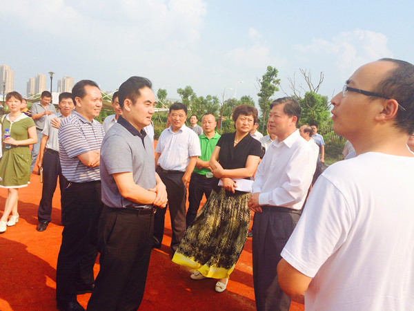 滁州市委书记李明视察安徽三建公司承建南京儿童医院滁州分院工程