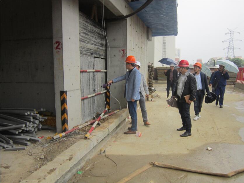 安徽三建架业公司牵头组织爬架调研小组到中建三局项目学习取经