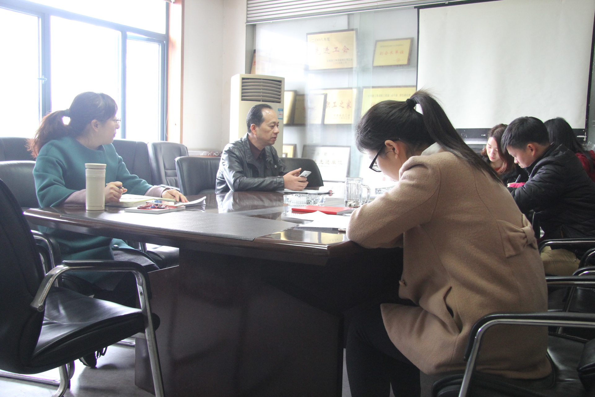 安徽建科团委召开事情聚会