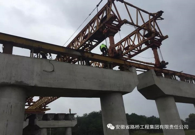 向双节时代奋战在施工一线的路桥集团员工们致敬