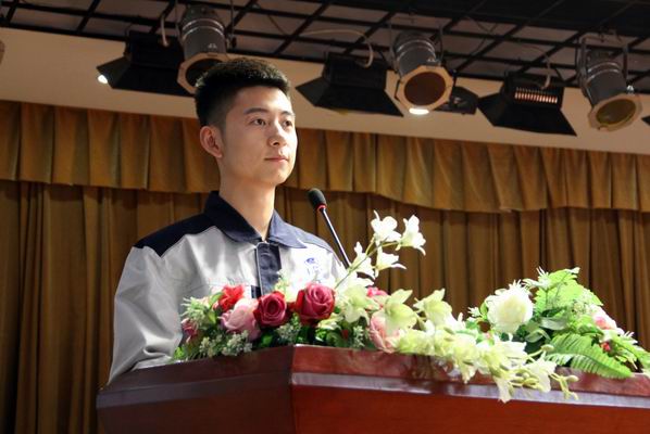 重温入团誓词，，，，，践行青春誓言