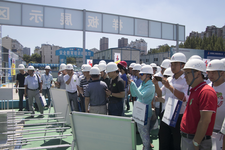 集团公司组织召开2017年度内部优异项目观摩交流暨上半年度工程项目治理总结聚会
