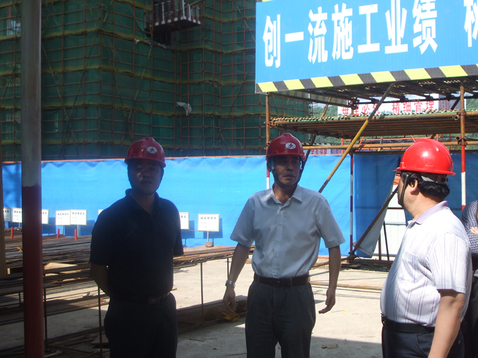 集团公司总工程师戴良军赴省二建宁国市凤形拆迁安顿区项目加入清静文昭树模工地验收活动 