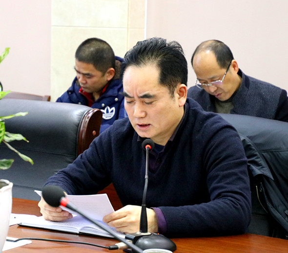 安徽三建党委中心组第二次扩大聚会专题学习钻研“讲看齐、见行动”并转达安排出席党的十九大代表推荐事情