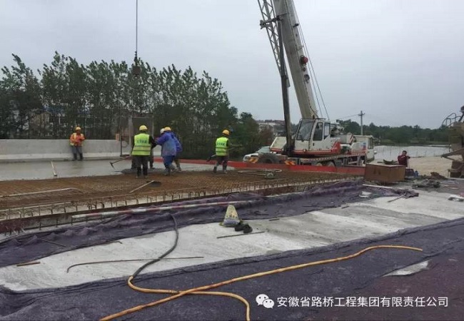 向双节时代奋战在施工一线的路桥集团员工们致敬