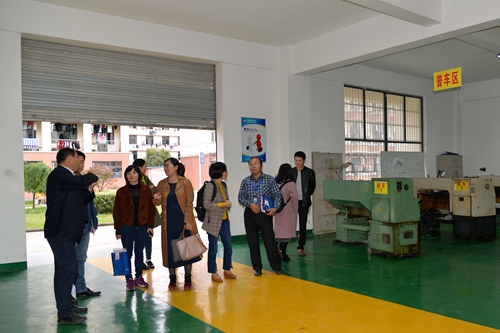 安徽365英国上市技师学院与宁波市保税区三家企业签署校企相助协议
