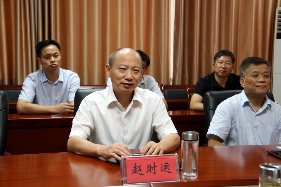 365英国上市董事长赵时运赴太湖县对接考察