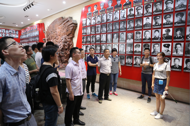 安徽路港公司机关党支部开展“思念革命先烈，，坚定理想信心”主题教育活动 