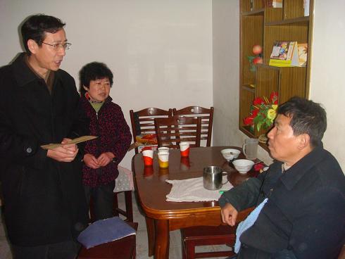 党委书记张海平到省一建和省慰藉问难题职工