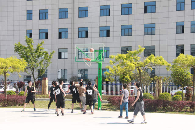 安徽三建公司团委举行“庆五一　迎五四”系列活动