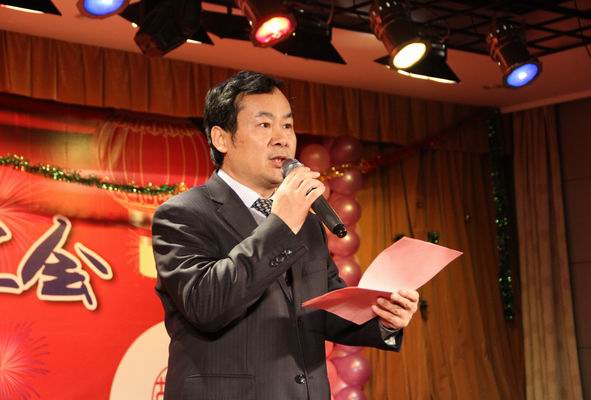 安徽365英国上市技师学院举行2016年迎新年师生联欢晚会