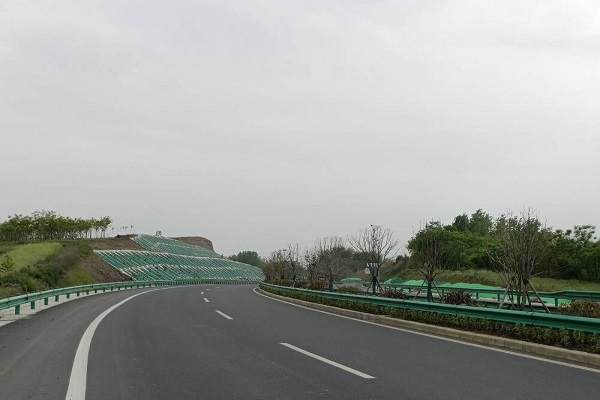 安徽路港“学史力行，，，大干四序度”系列报道6：G345来安至釜山段工程项目二期工程鼓足劲头，，，同心协力保流通