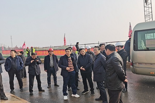 六安市人大常委会党组书记、主任付新安一行赴安徽路港窑岗嘴大桥项目检查指导