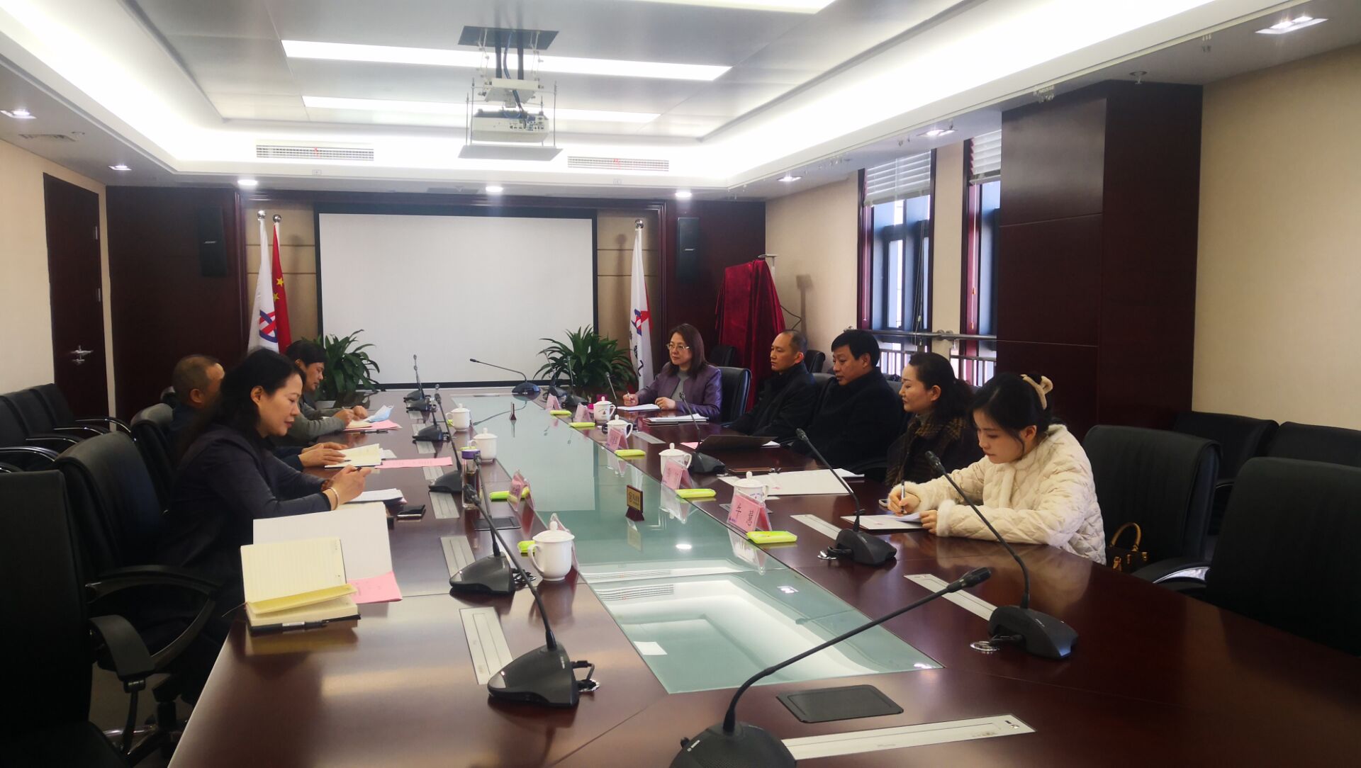 省直离休干部医疗津贴经费审核向导小组到365英国上市控股调研指导事情