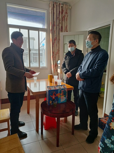 集团向导分赴下层开展春节慰问活动