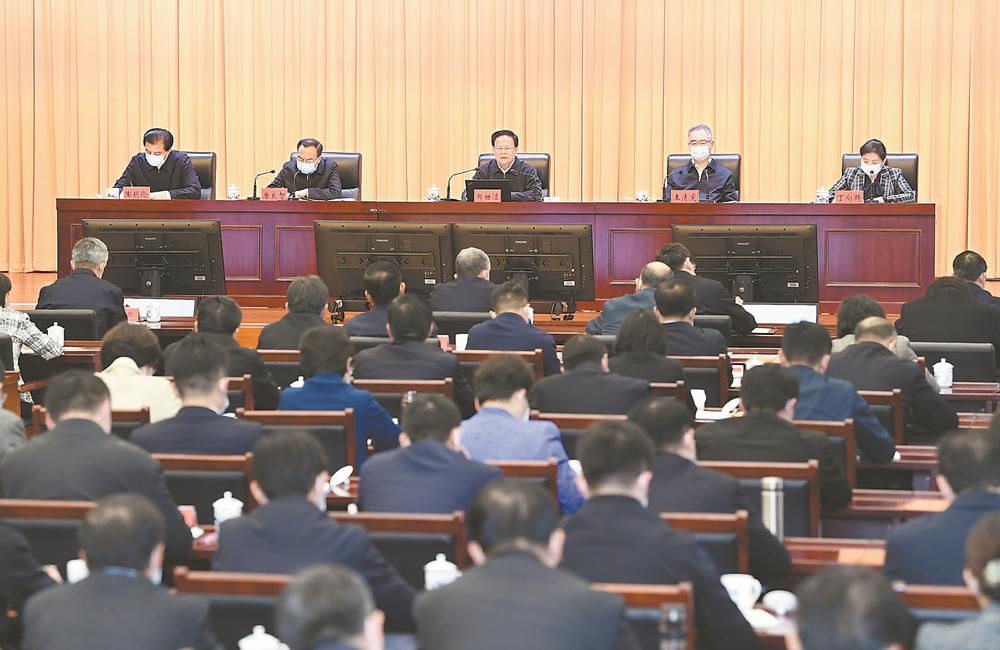 郑栅洁在省辖市一季度事情点评聚会上强调：忠诚尽职奋勇争先比学赶超跨越生长 以优异效果迎接党的二十大胜利召开