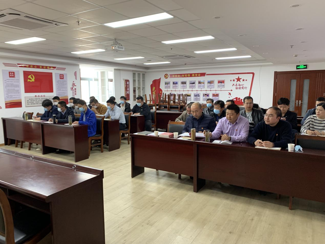 集团各级工会组织开展职工相助包管 宣传活动