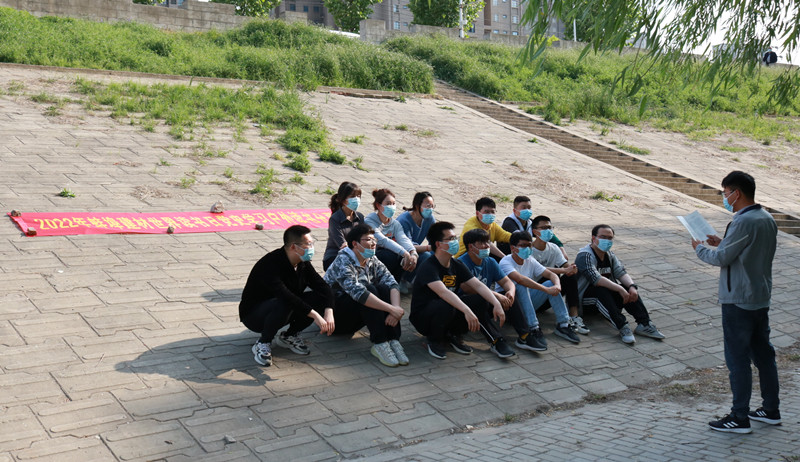 蚌埠建材开展党史学习教育户外念书分享会-4.26.jpg