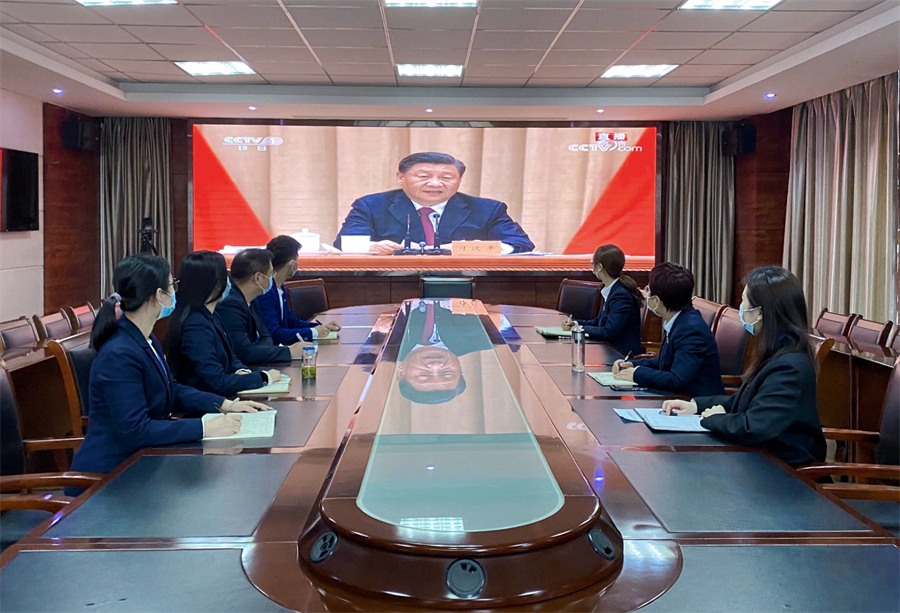 安徽365英国上市技师学院团委组织寓目庆祝中国共青团建设100周年大会