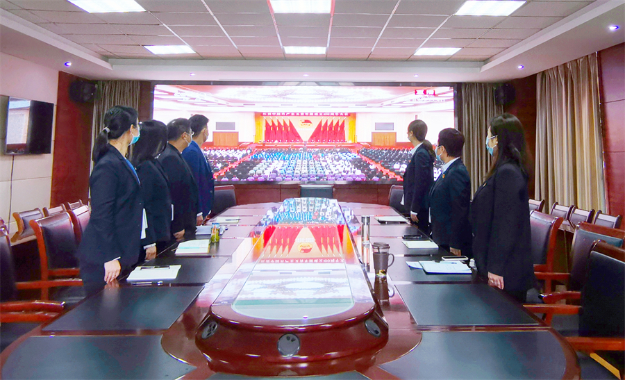 安徽365英国上市技师学院团委组织寓目庆祝中国共青团建设100周年大会