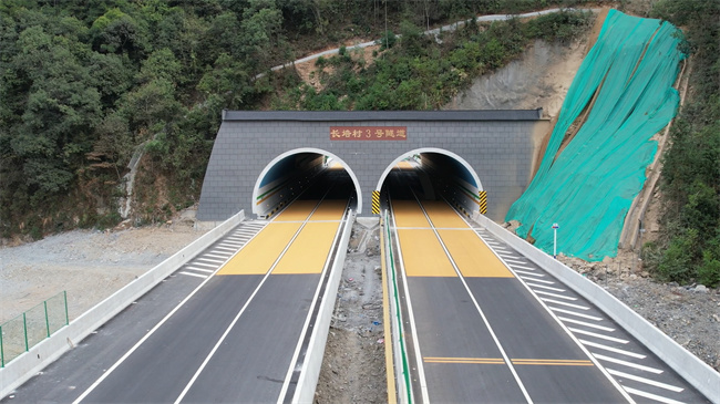 池祁高速公路石台至祁门段顺遂通车