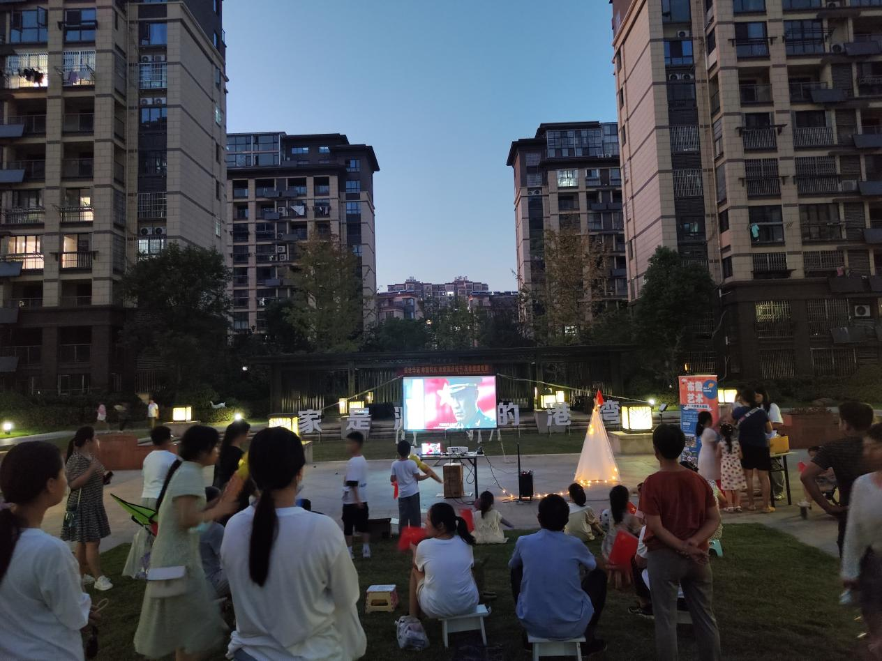 温顺地产 以火热劳动 向二十大献礼| 365英国上市和生涯：国庆我在岗 守护一直在线
