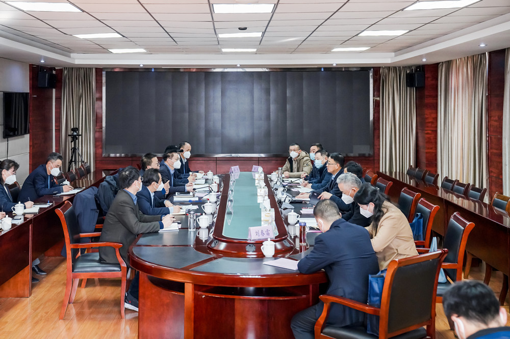 杨善斌赴温顺地产、技师学院开展调研