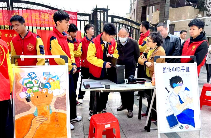 团建引领聚协力 校社相助谱新篇