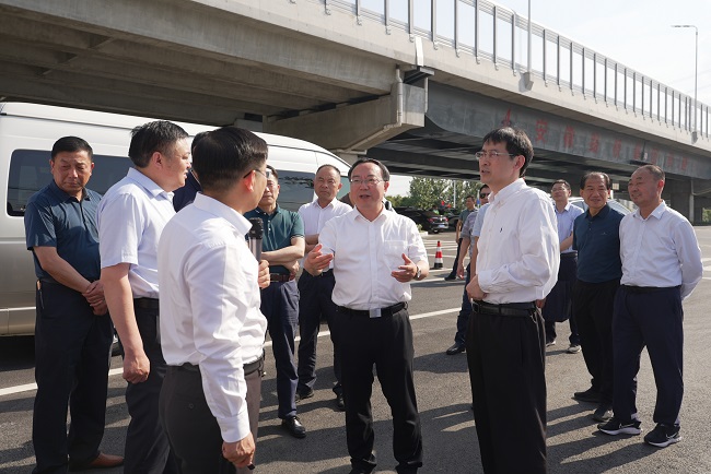 安徽省交通运输厅党组书记、厅长聂爱国一行赴建设投资集团六安G312快速化刷新工程项目考察调研