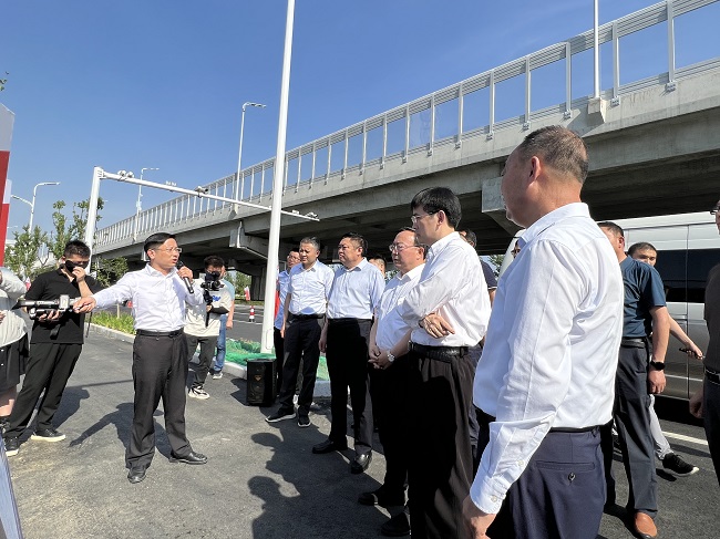 安徽省交通运输厅党组书记、厅长聂爱国一行赴建设投资集团六安G312快速化刷新工程项目考察调研