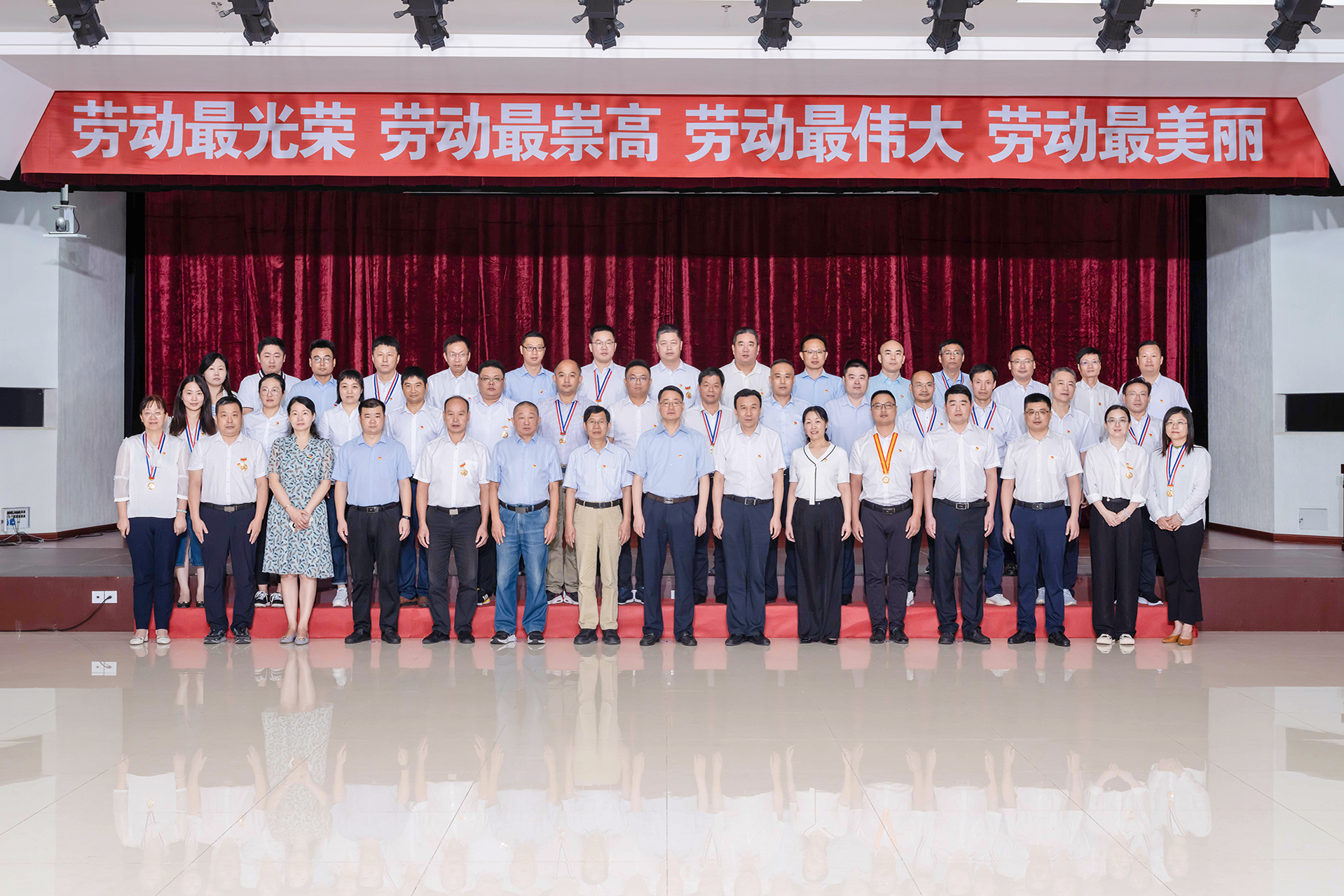 365英国上市(集团)有限公司-Official website