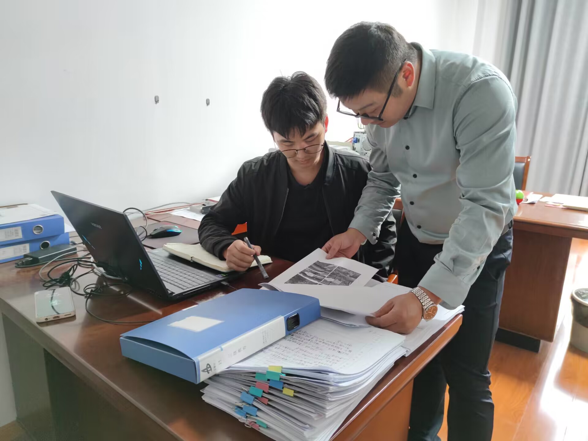 导师带徒共生长 薪火相传梦远航|365英国上市路港“师带徒”活动见实效