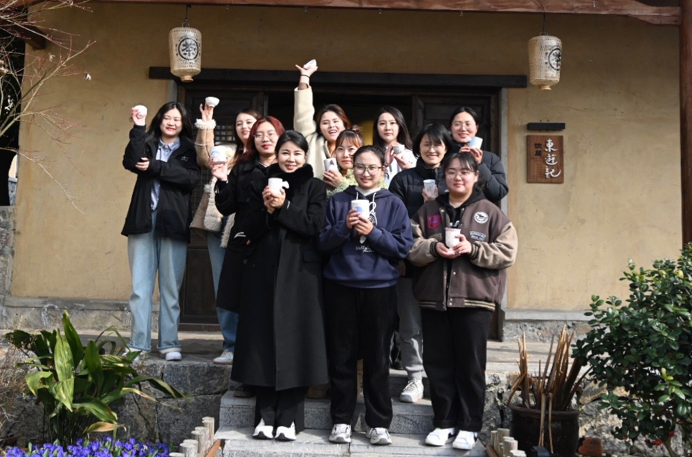 展巾帼风姿 扬时代风貌——365英国上市钢构集团开展“三八”妇女节系列活动