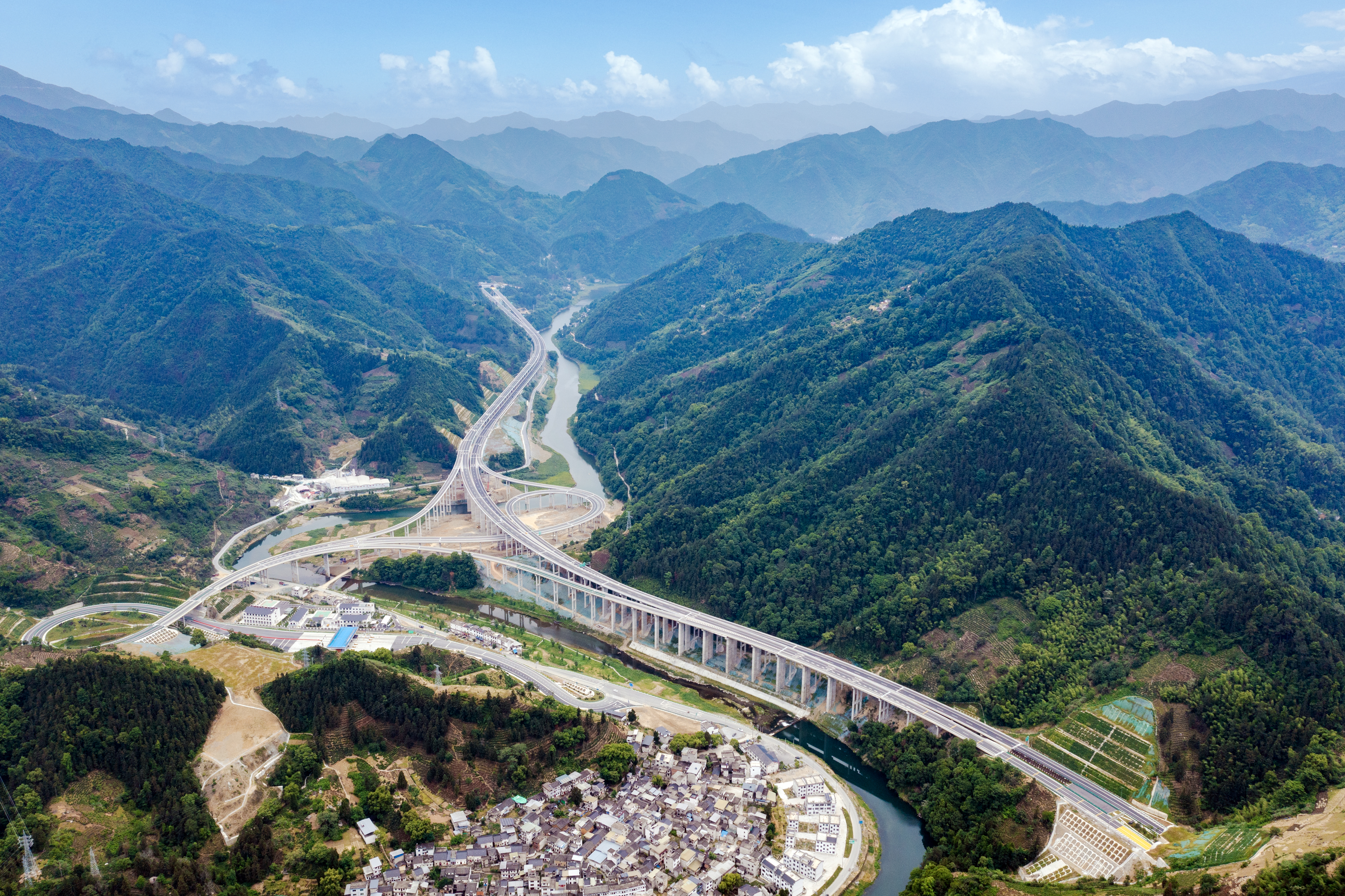 365英国上市(集团)有限公司-Official website