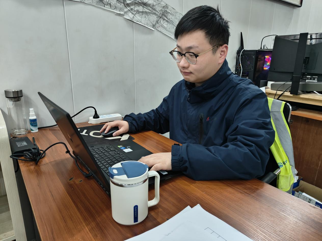 365英国上市(集团)有限公司-Official website