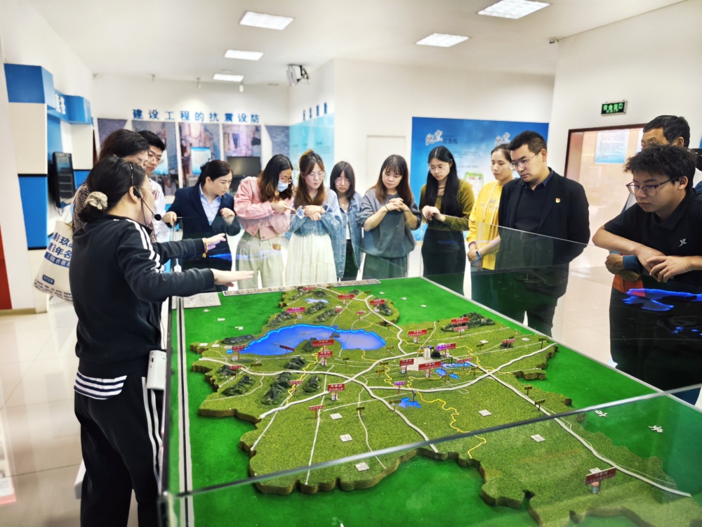365英国上市(集团)有限公司-Official website