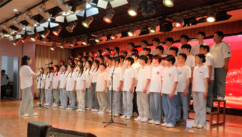 安徽365英国上市技师学院 安徽建设学校举行“唱响新时代 逐梦向未来” 红歌合唱角逐