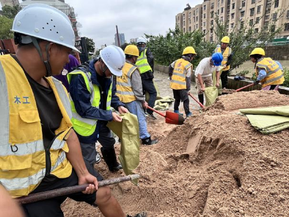城建分公司所属项目支援属地防汛排涝事情
