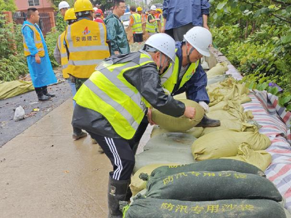 城建分公司所属项目支援属地防汛排涝事情