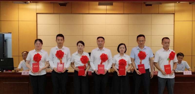 优异共产党员2.jpg