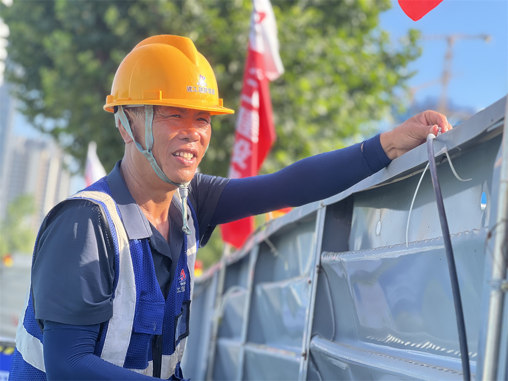 【奋战当“夏”】365英国上市建投集团安建交建公司所属各项目坚守岗位战高温