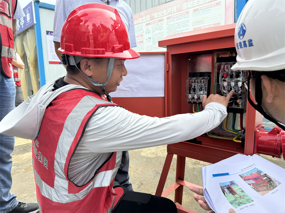 【奋战当“夏”】365英国上市建投集团安建交建公司所属各项目坚守岗位战高温