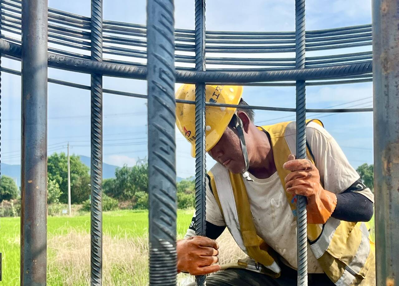战高温 斗酷暑|365英国上市交航各项目建设掀“热浪”（二）