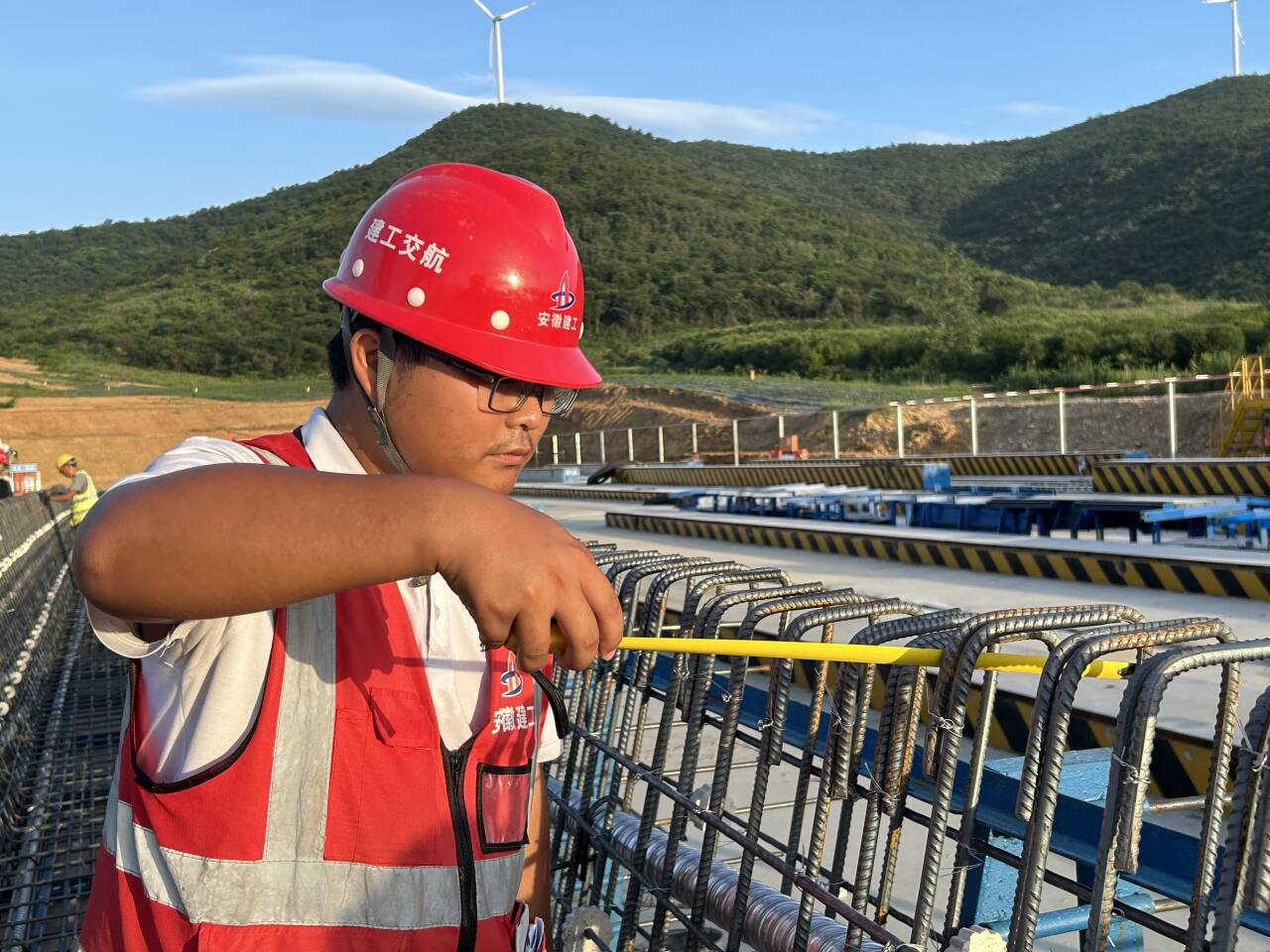 战高温 斗酷暑|365英国上市交航各项目建设掀“热浪”（二）