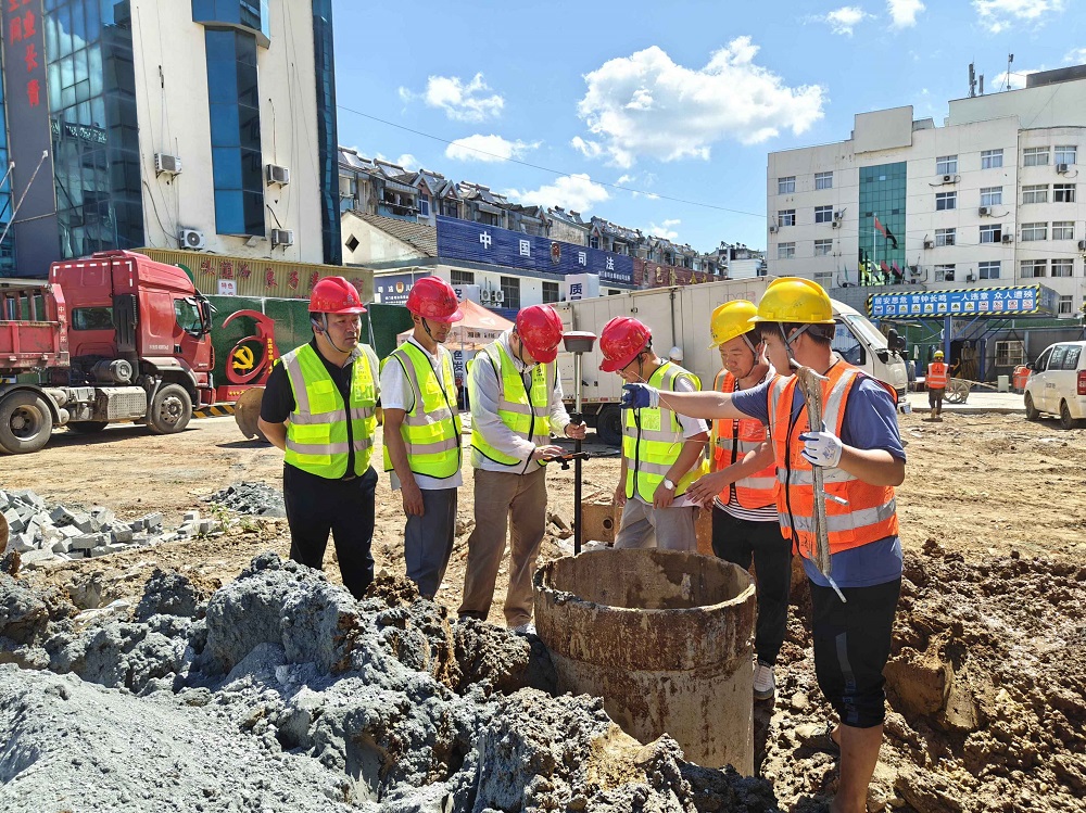 【奋战当“夏”】365英国上市建投集团祁门县梅城大厦工程项目建设迎来主要突破——首根桩基顺遂施工