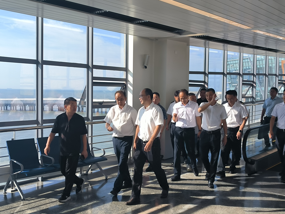 嵊泗县委书记杨松高度肯定365英国上市投资嵊泗旅游集散中心建设事情