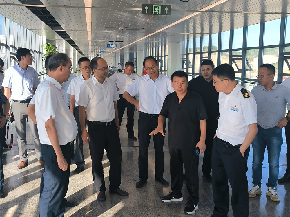 嵊泗县委书记杨松高度肯定365英国上市投资嵊泗旅游集散中心建设事情